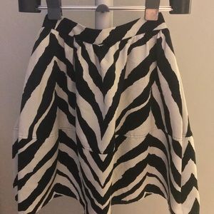 Express Black & White Print A-Line Skirt
